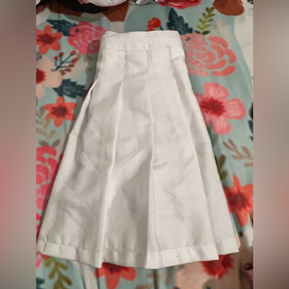 Pleated skirt